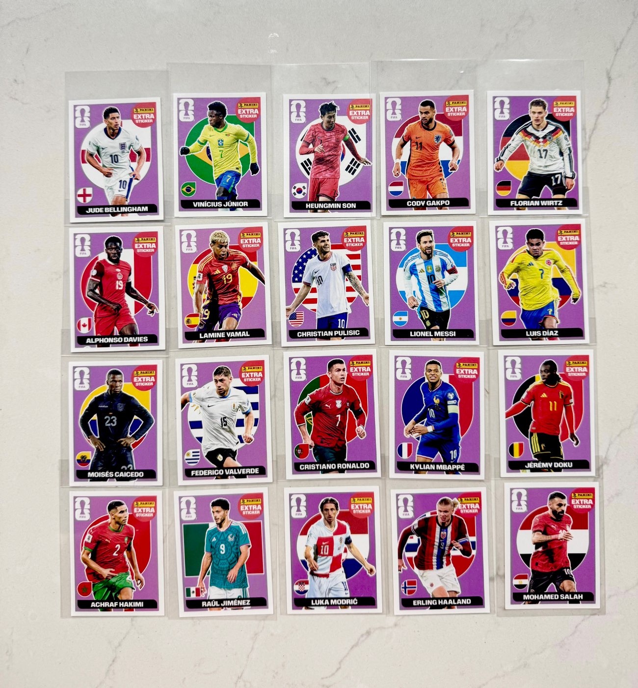 SET COMPLETO de extra stickers base - Panini - | GeekyDrop