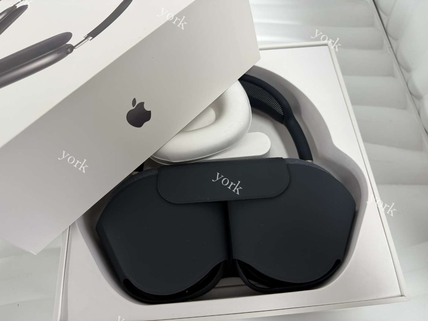 Apple AirPods Max (USB-C) Midnight | GeekyDrop