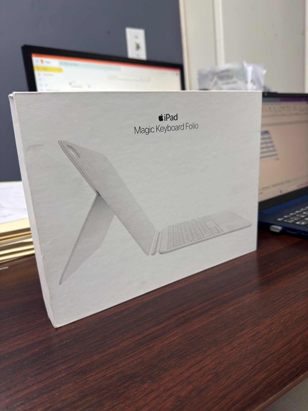 iPad Magic Keyboard Folio